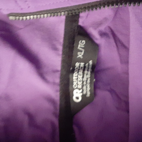 Outdoor Research light-weight Ferossi Anorak 2 tone Purple and Black size XL - Picture 3 of 3